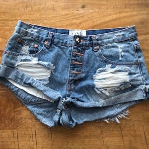 One teaspoon Jean shorts. Size 25